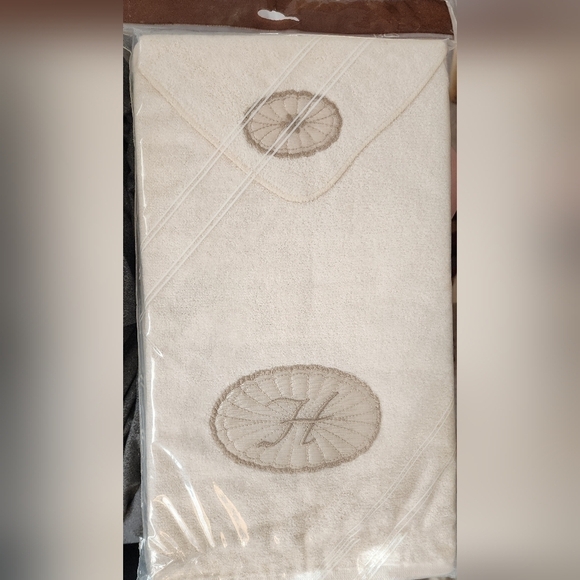Vintage Guest Towell Set, Montogram "H" In Sealed Package - Picture 2 of 3